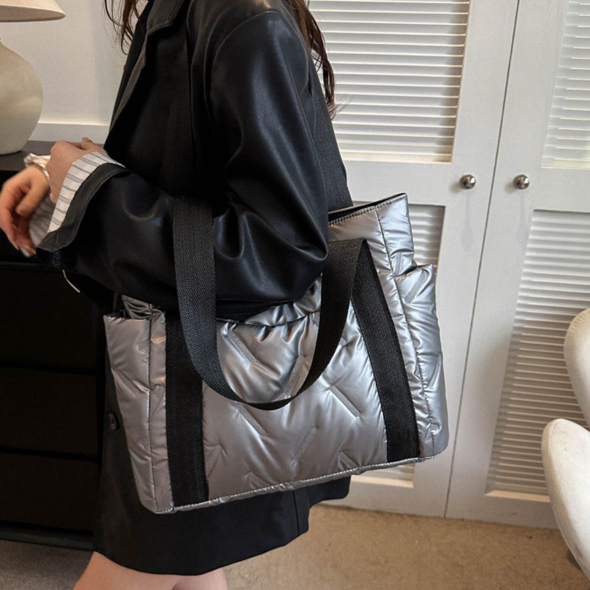 Cabernet Puffer Tote Bag with Zipper and External Pockets