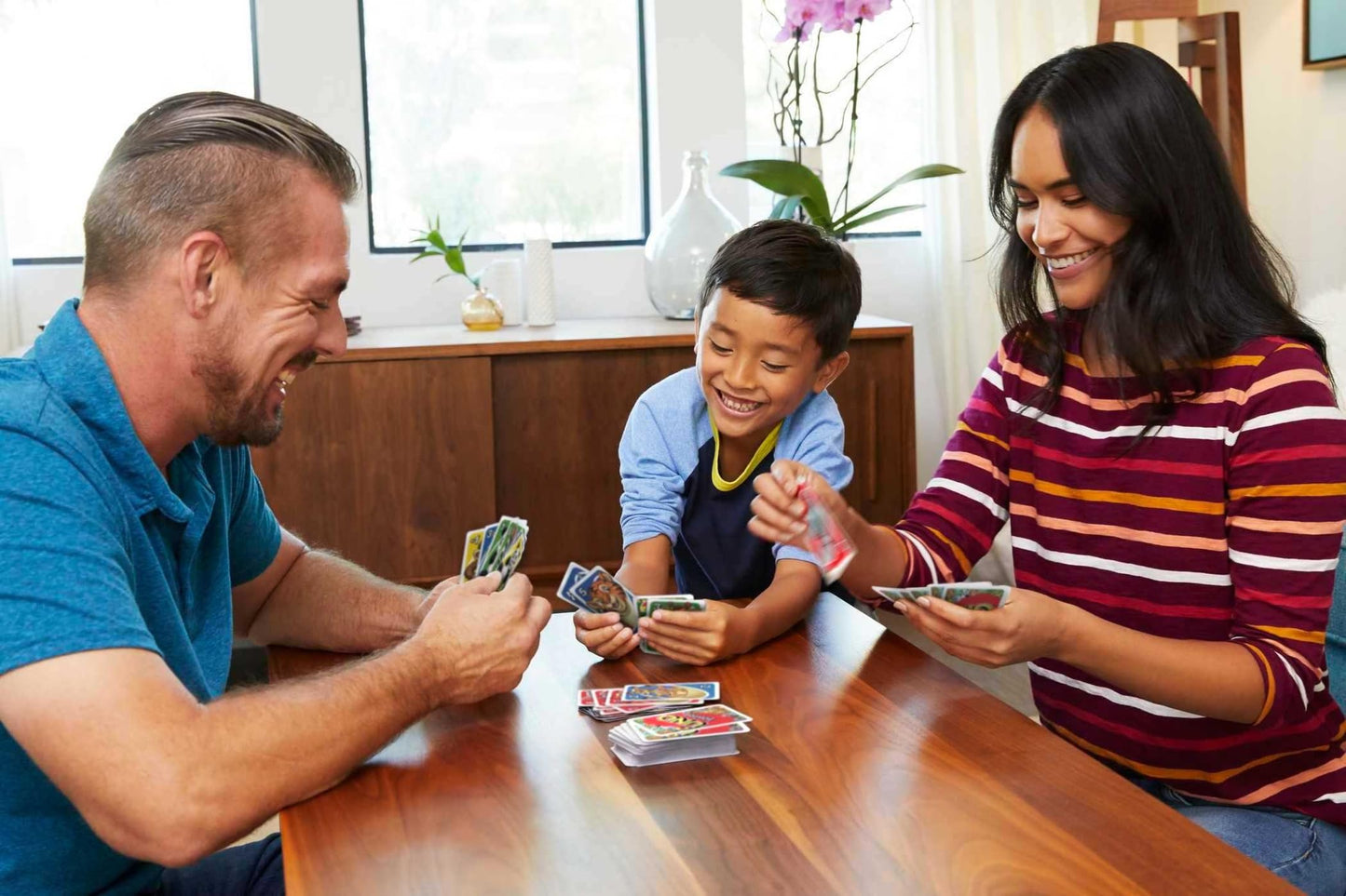 Mattel Games UNO Junior Card Game for Kids with Simple Rules, Levels of Play & Animal Matching for 2 to 4 Players